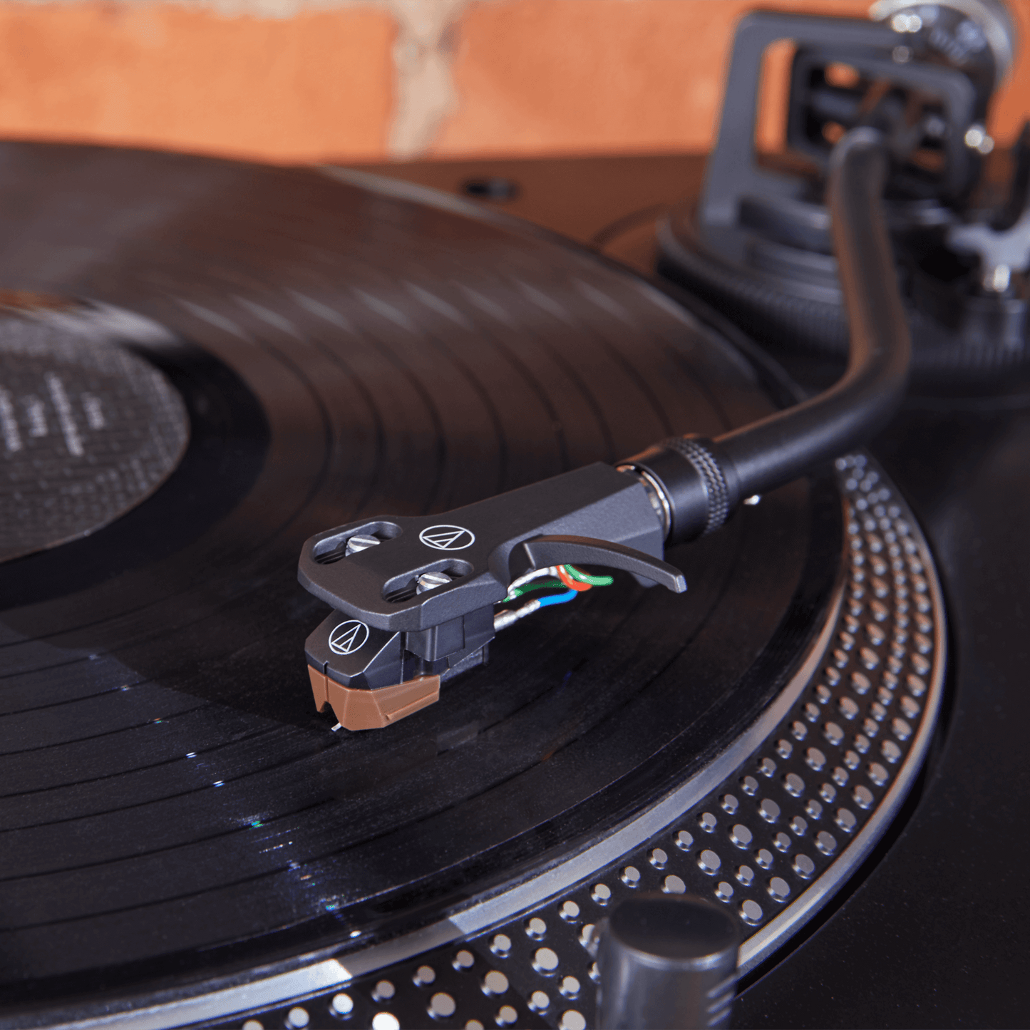 Audio Technica AT-VM95SH/H VM95 Series Shibata Stereo Cartridge on AT-HS6 Headshell