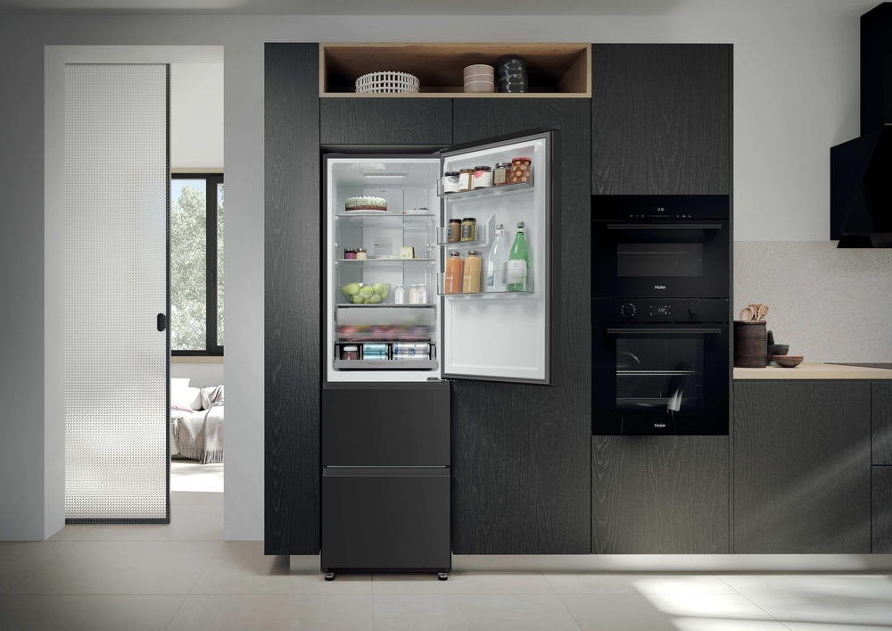 Haier HTR3518ENMTK 3D Series 3 60/40 Freestanding Frost Free Fridge Freezer Black