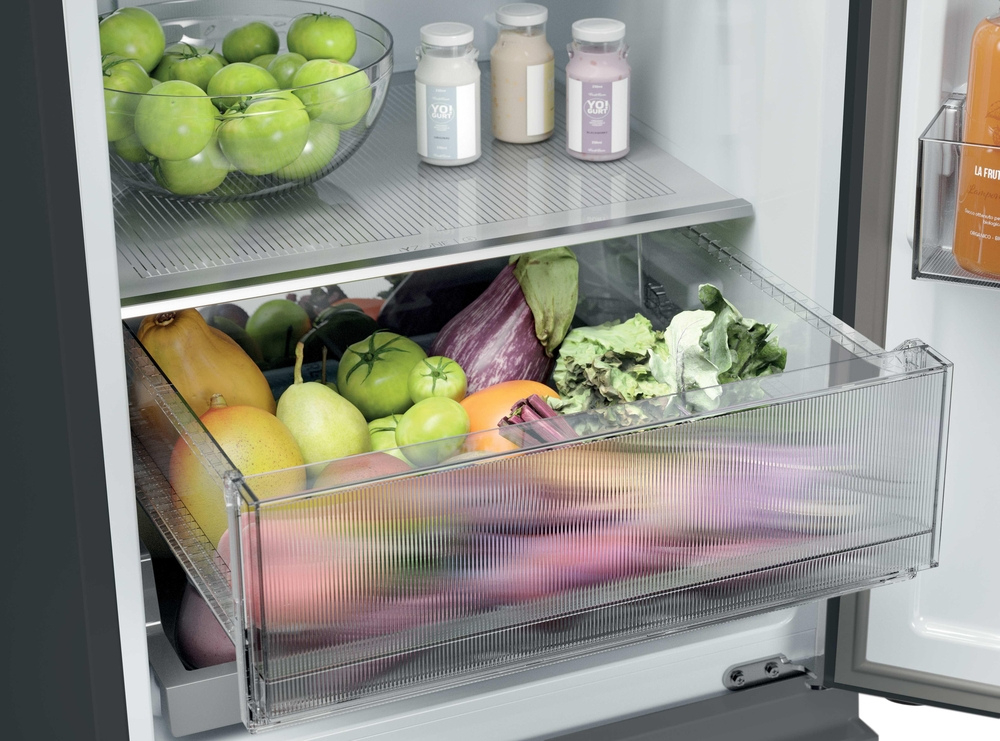 Haier HTR3518ENMTK 3D Series 3 60/40 Freestanding Frost Free Fridge Freezer Black