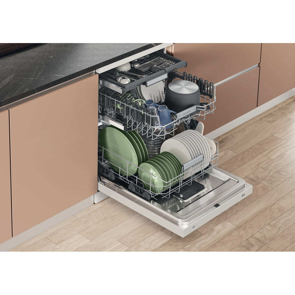 Hotpoint H7F HS41 UK Freestanding Full Size Dishwasher 15 Place Settings with Maxi Space White H7FHS41