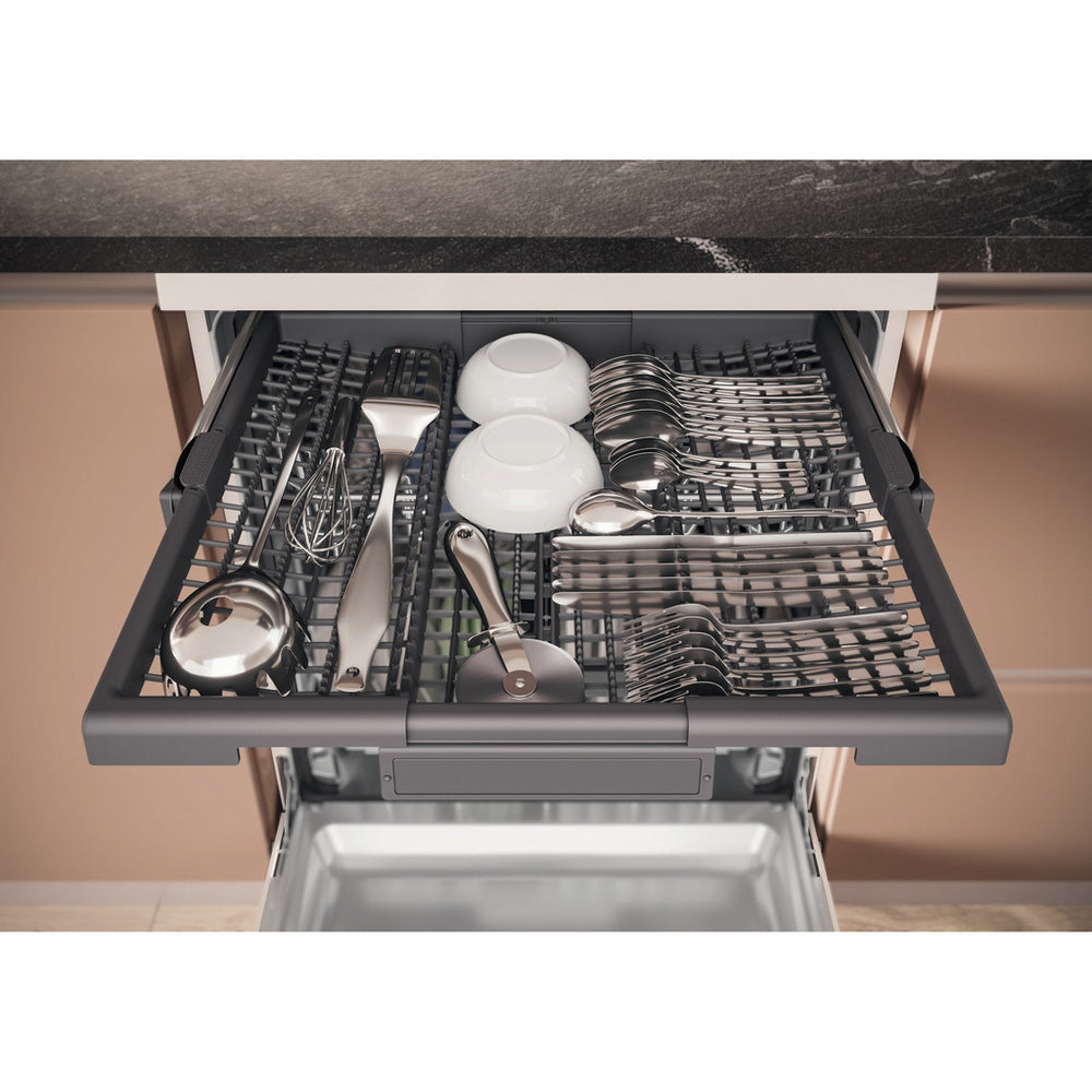 Hotpoint H7FHP43WUK Maxi Space Full Size Dishwasher with Third Rack 15 Place Settings White