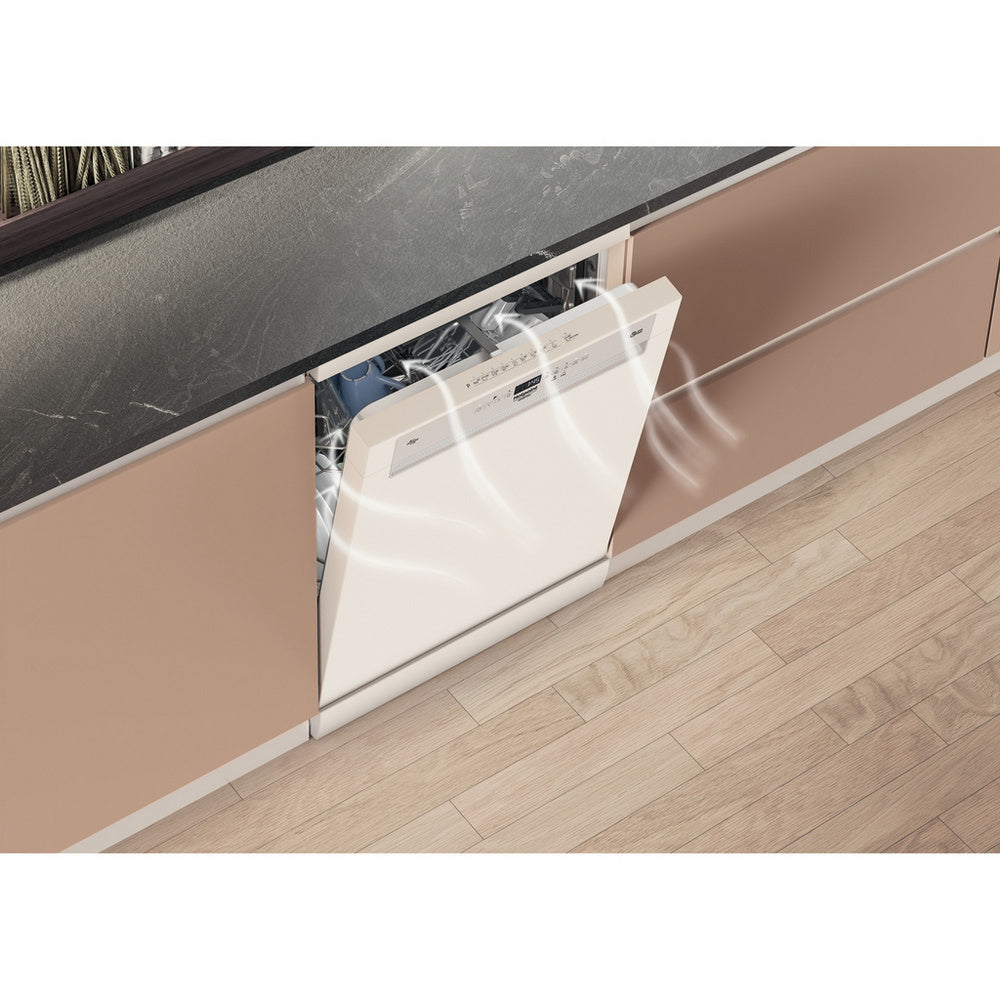 Hotpoint H7FHP43WUK Maxi Space Full Size Dishwasher with Third Rack 15 Place Settings White