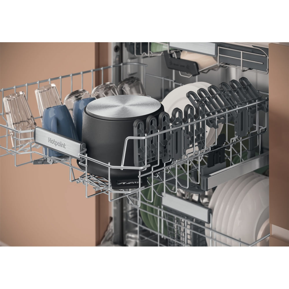 Hotpoint HD8IHP42L Hydroforce Full Size Integrated Dishwasher 14 Place Settings