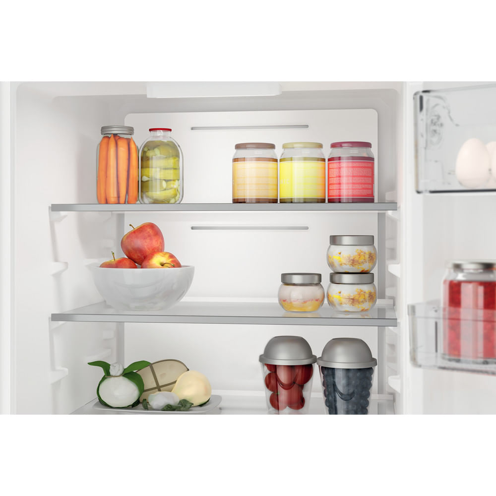 Hotpoint HTC18 T322 UK Integrated Total No Frost 70/30 Fridge Freezer HTC18T322